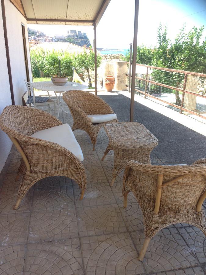 B&B Villa Chianalea ชิลลา ภายนอก รูปภาพ
